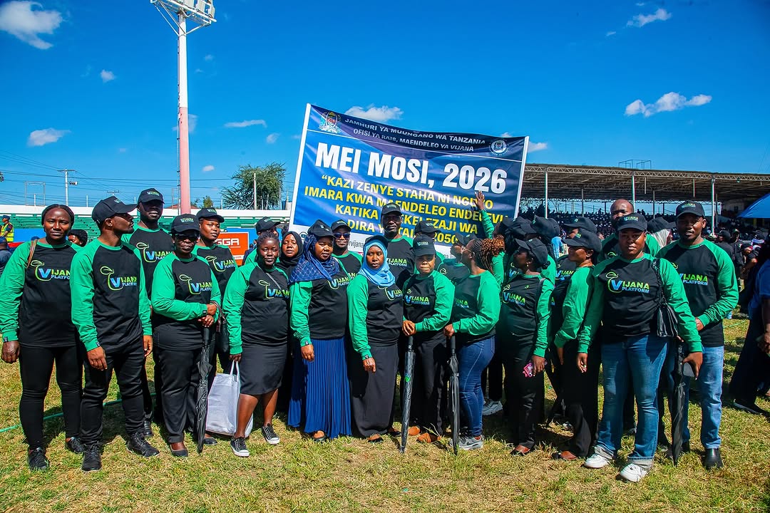 Watumishi wa Ofisi ya Rais, Maendeleo ya Vijana wakishiriki maadhimisho ya Siku ya Wafanyakazi Duniani (Mei Mosi) 2026, yaliyofanyika Kimkoa katika Uwanja wa Jamhuri, Dodoma.
